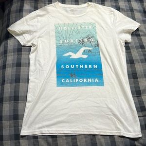 Hollister t-shirt size small